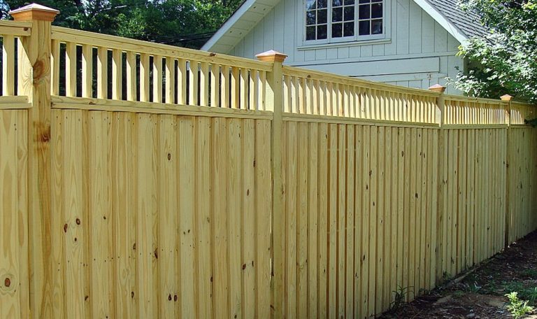 1-PRIVACY-Board - Batten Wood Privacy Fence with a Closed Spindle Top