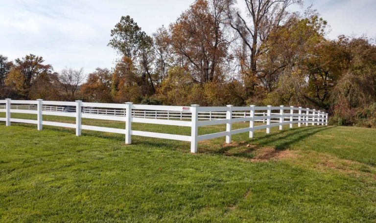 3 board white vinyl ranch rail with mesh-min