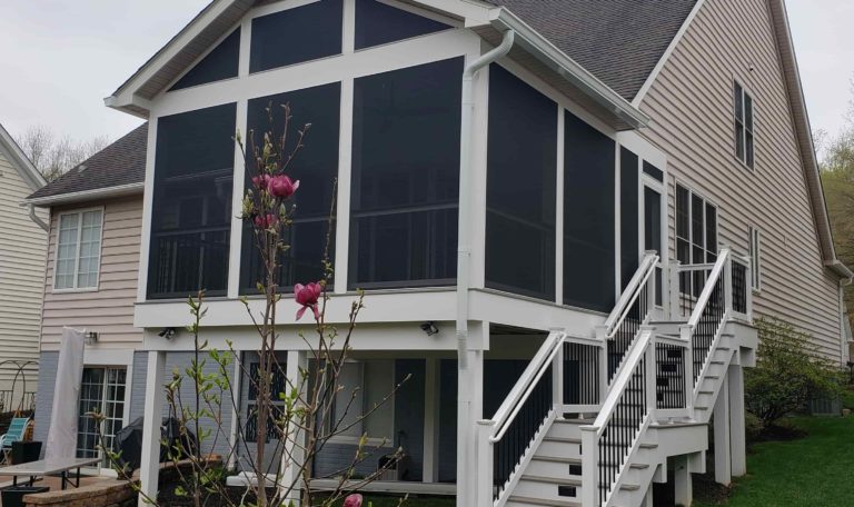 Main Screened Porch image-min