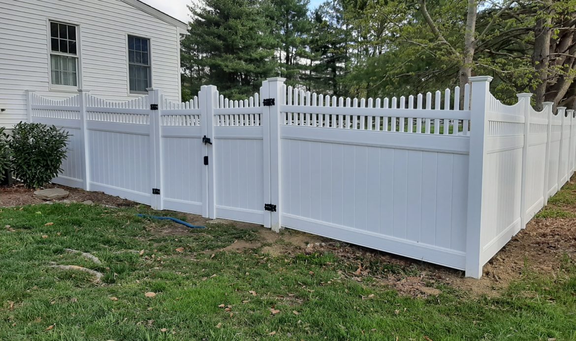 WHITE TONGUE AND GROOVE WITH SCALLOPED OPEN SPINDLE And NEW ENGLAND POST CAP Vinyl Fence with Double Walk Gate