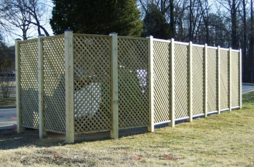 Lattice Trash Enclosure Wood (1)