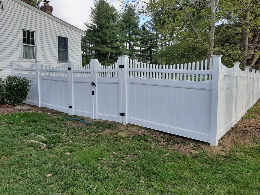 WHITE TONGUE AND GROOVE WITH SCALLOPED OPEN SPINDLE And NEW ENGLAND POST CAP Vinyl Fence with Double Walk Gate