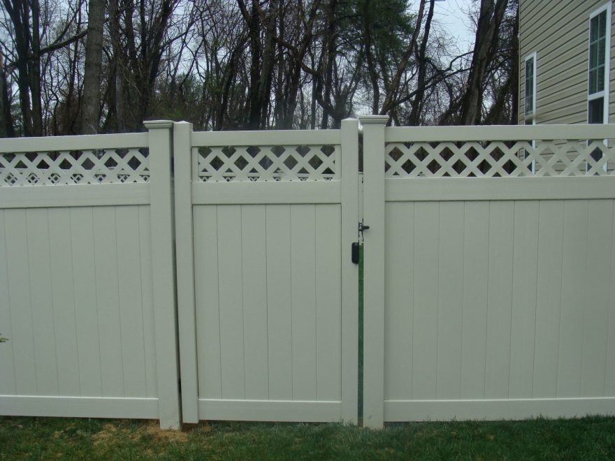 White Privacy Vinyl Fence with lattice topper and single walk gate