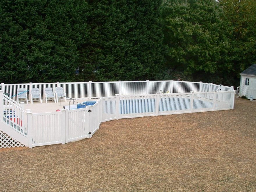 White Vinyl Closed Top Pool Code Picket Fence