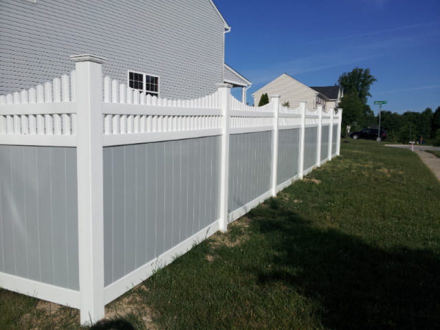 White and Gray T&G Vinyl Fence with Scalloped Open Spindle Topper 2