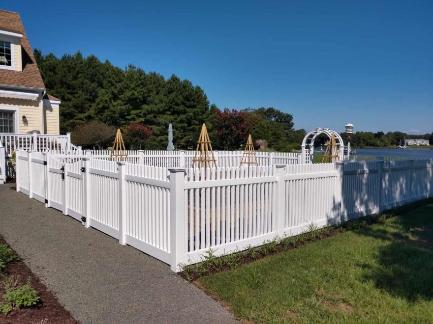 White vinyl Classic Picket Fence with trellis-min