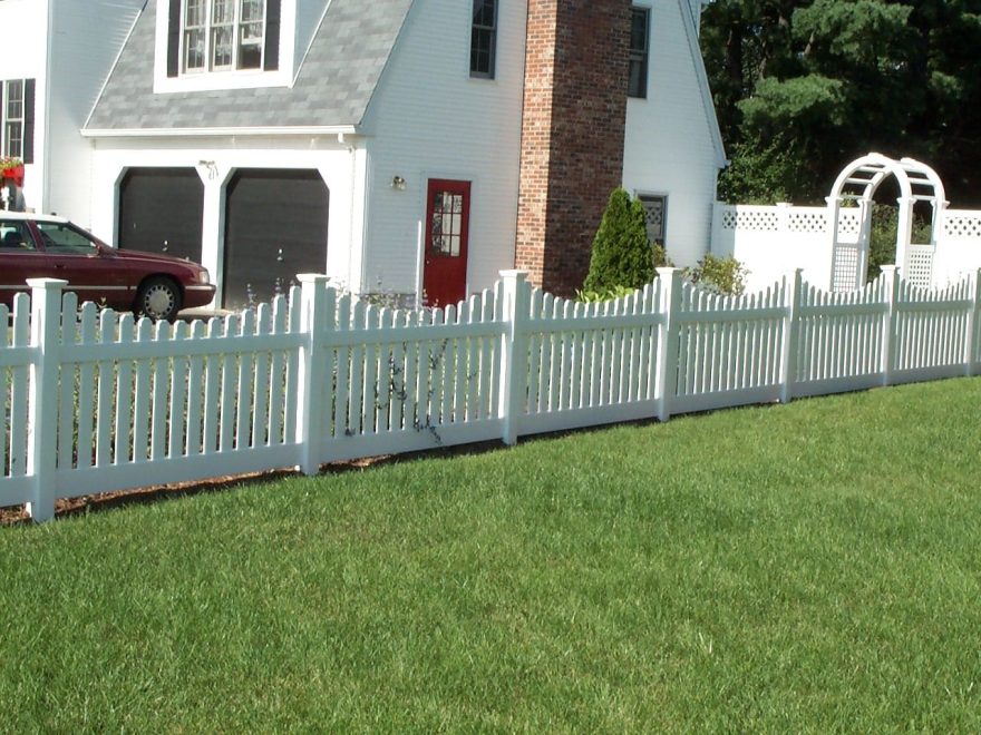 White vinyl scalloped picket fence 2