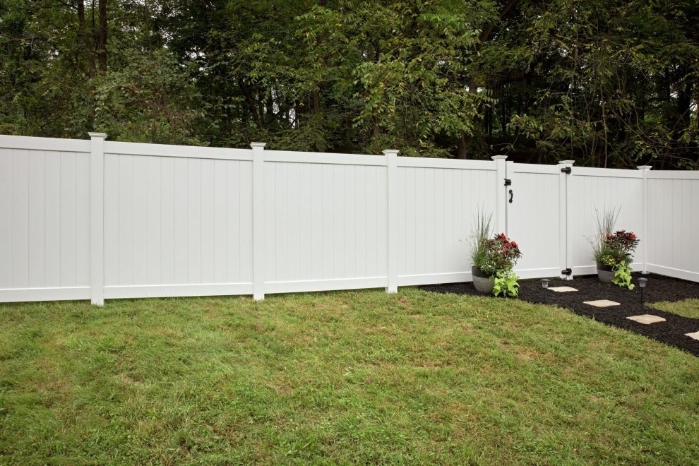 solid_privacy_fence_white-5-scaled