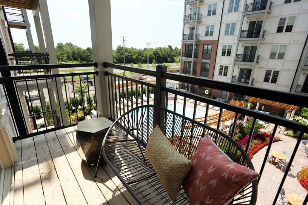 the-heights-at-goose-creek-village-ashburn-va-patio